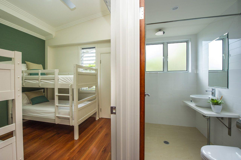 Bedroom 2, Driftwood, Magnetic Island