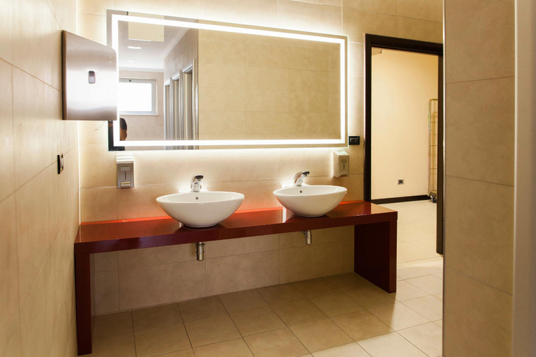 Bathroom 4, BV President Hotel, Cosenza