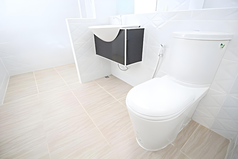 Bathroom 3, On Green Resort, Tha Yang