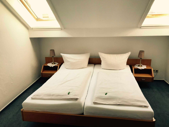 Bedroom 4, Haus am Meer, Hotel Garni, Pinneberg