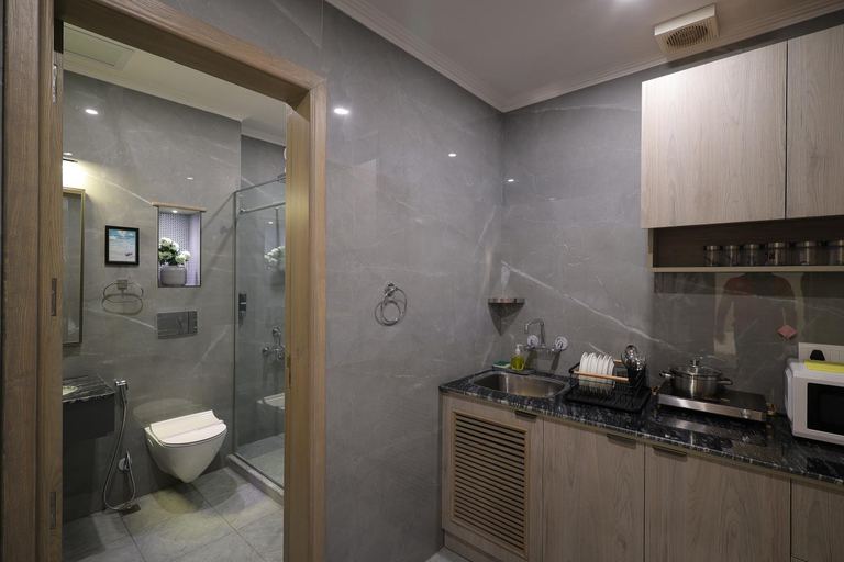 Bathroom 4, Hampton By IC's, Gautam Buddha Nagar