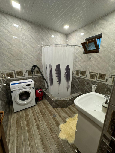 Bathroom 2, Sweet Home, Tskaltubo