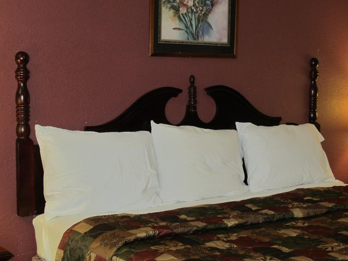 Bedroom 2, First Western Inn - Fairmont City, Saint Clair