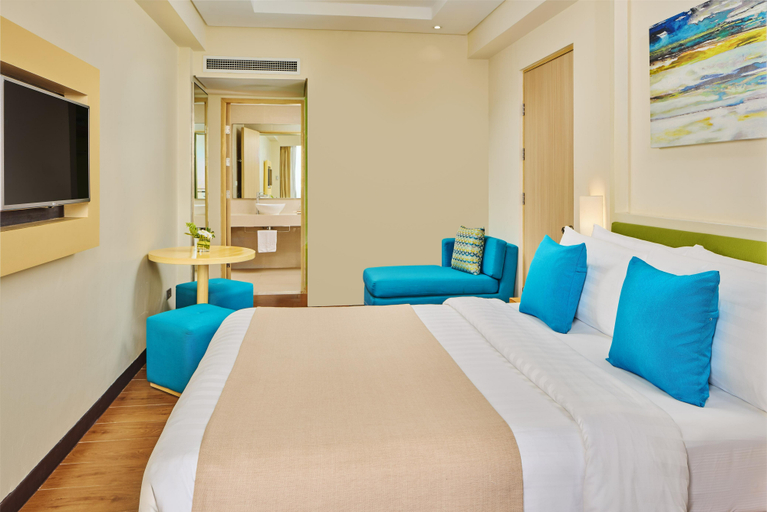 Savoy Hotel Boracay near Newcoast Beach - Tap to explore photos
