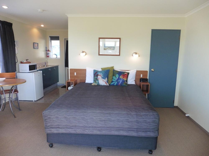 Bedroom 2, Admiral Court Motel, Kaikoura