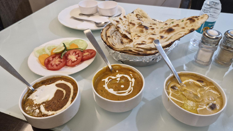 Food & Drinks 4, Hotel Silver Saffron Paschim Vihar, Delhi