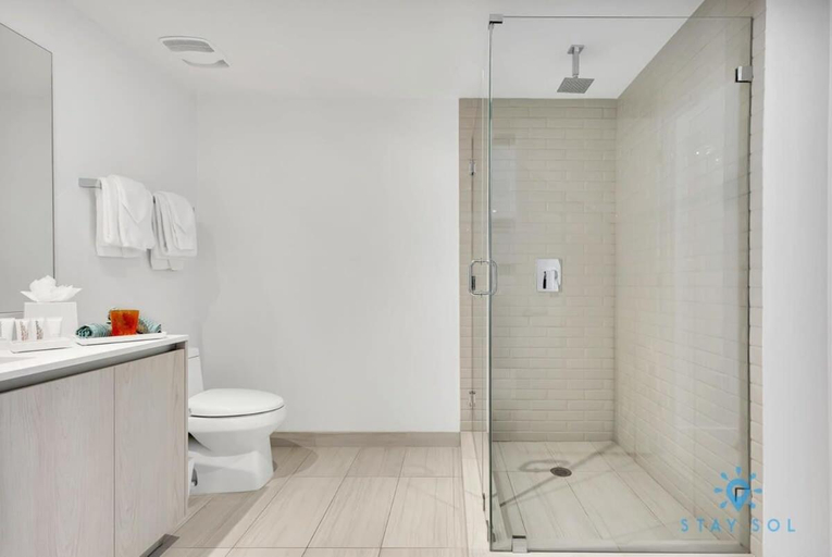 Bathroom 4, Oceanfront Balcony: Endless Views+ Amazing Pools, Broward