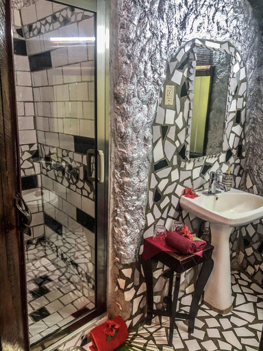 Bathroom, Belize Boutique Resort & Spa