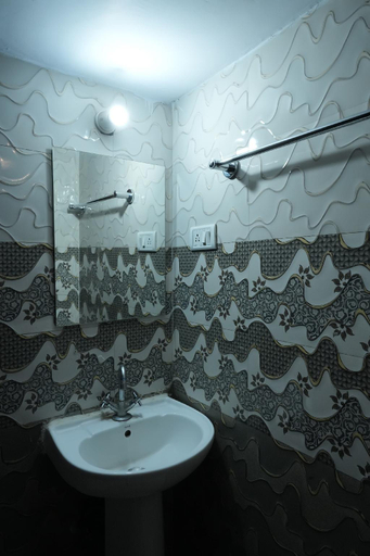 Bathroom 3, Surya INN, Delhi