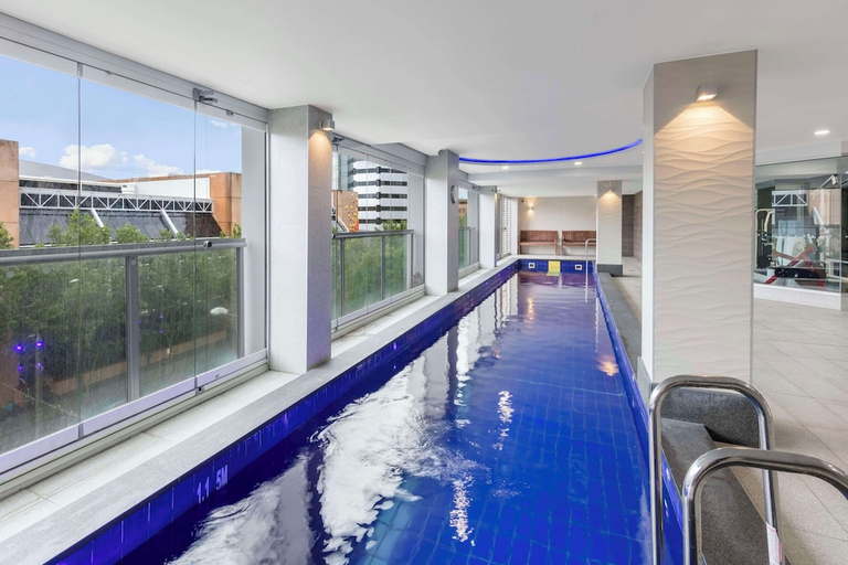Sport & Beauty 2, Oaks Embassy Adelaide Suites, Adelaide