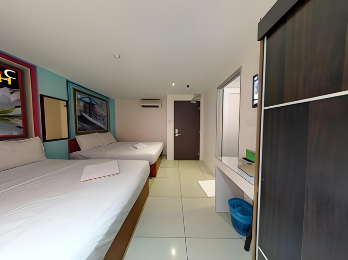 Bedroom 2, Swing & Pillows @ KL Pekeliling, Kuala Lumpur