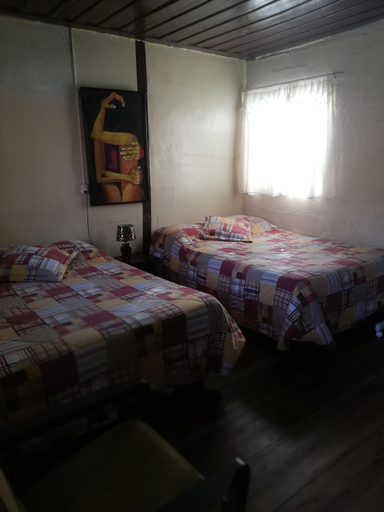 Bedroom 3, Montano Camping & Hostel, Baños