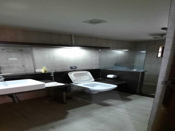Bathroom 4, VIPS CLUB, Raipur