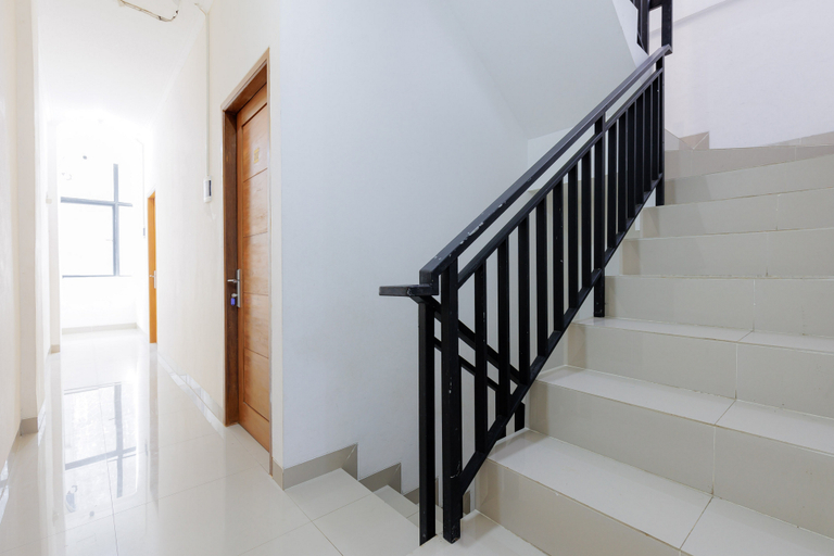 Others 5, JJ House Mitra RedDoorz, West Jakarta