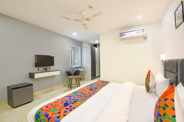 Bedroom, FabHotel Prime The Aroma, Delhi