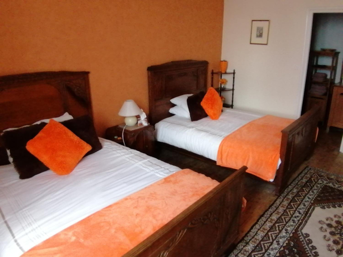 Bedroom 5, Vingt Grand Rue, Charente