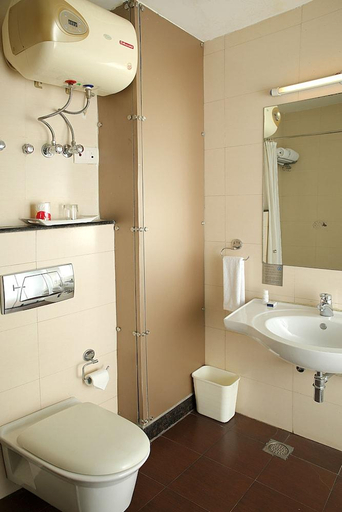 Bathroom 3, Ahuja Residency-DLF Phase II, Gurgaon