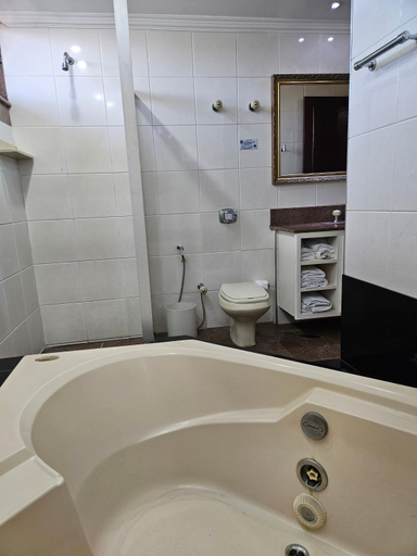 Bathroom 4, Cristal Palace Hotel, Lins