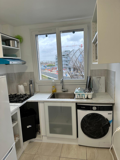 Others 2, Chambre proche de paris metro 7 La Courneuve 3, Seine-Saint-Denis