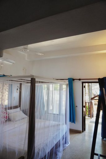 Bedroom 2, Gecko Restaurant & Rooms, Pothuvil