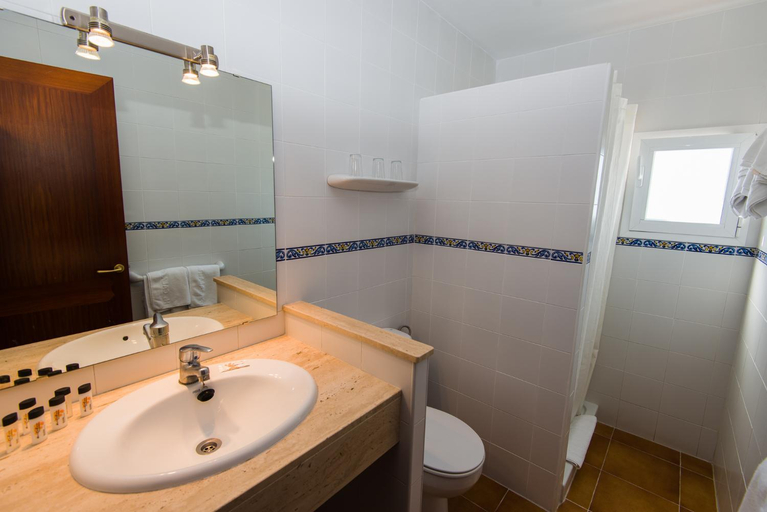 Bathroom 5, Hostal Cala Ratjada, Baleares