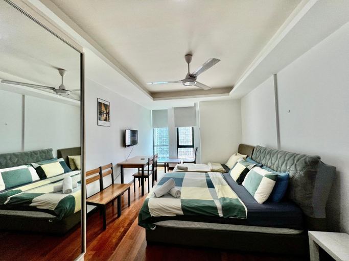Others 4, Couple Suite at Casa Residency 5 mins walk to LRT, Jalan Alor & Bukit Bintang, Kuala Lumpur