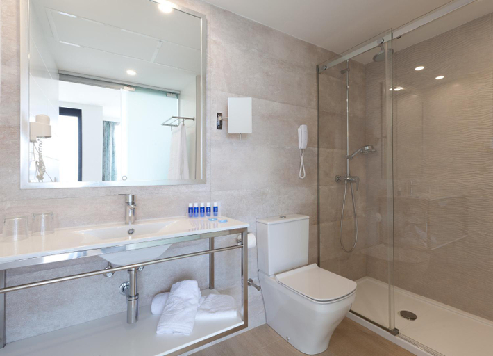 Bathroom 5, Marvell Club Hotel & Apartments, Baleares