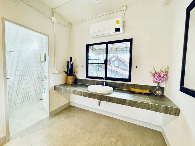 Room 5, Secret Corner Boutique Hostel, Muang Chiang Rai