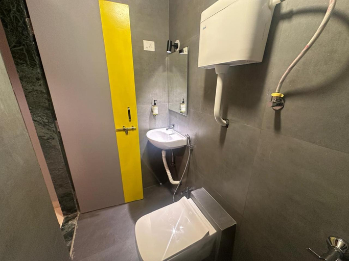 Bathroom, Travotown Hostel and CoWork Koregaonpark Pune, Pune