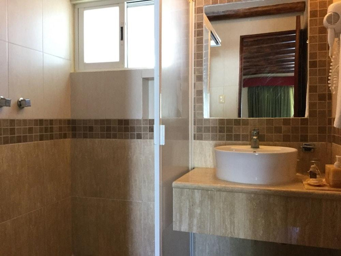 Bathroom 4, El Campanario, Cozumel
