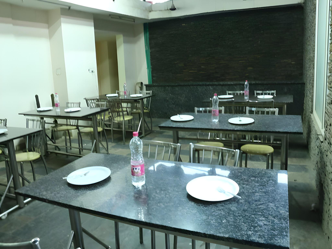 Food & Drinks 5, Hotel Benz International, Delhi