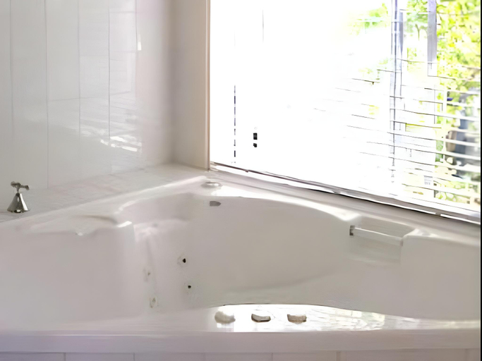 Bathroom, Rustic Spirit Cottage, Hawkesbury
