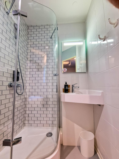 Bathroom 3, Ibis Budget Lille Marcq En Baroeul, Nord
