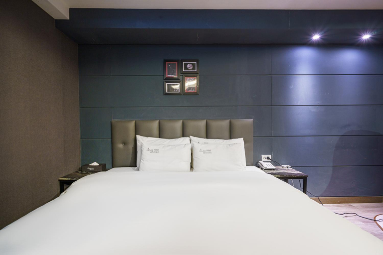 Bedroom 2, Cheonan Soseol Smith, Cheonan