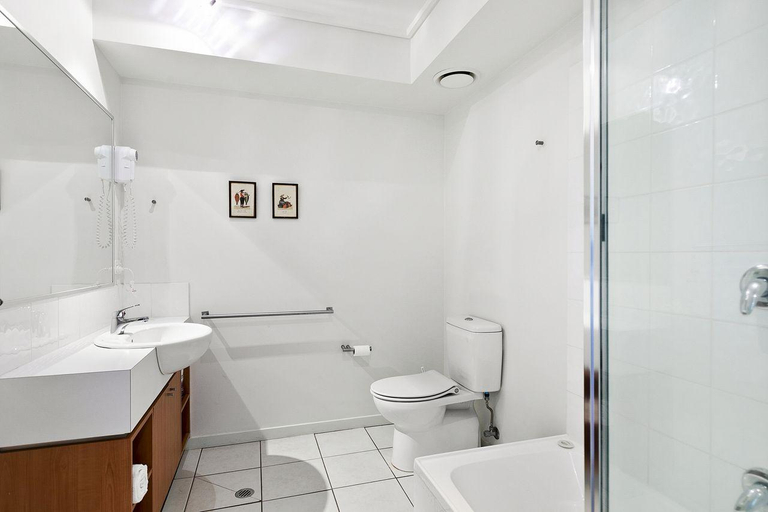 Bathroom, Apartment 26 Pacific Apartments, Surf Coast - West