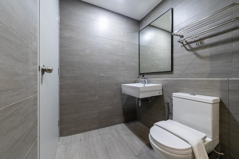 Bathroom 4, MayaBay Residence SplashMania GamudaCove by Sleepy Bear , Kuala Langat