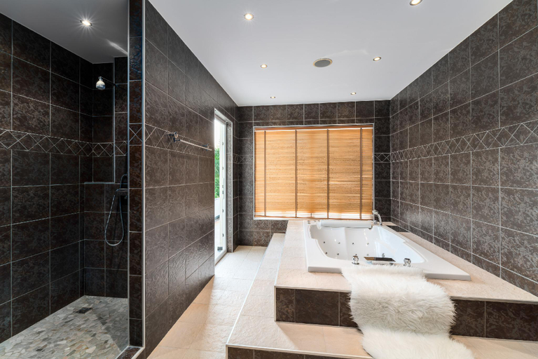 Bathroom 5, Stunning Luxury pool villa, Bang Lamung