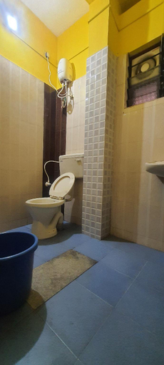 Bathroom 2, Hi5 Holiday Apartments, Udupi