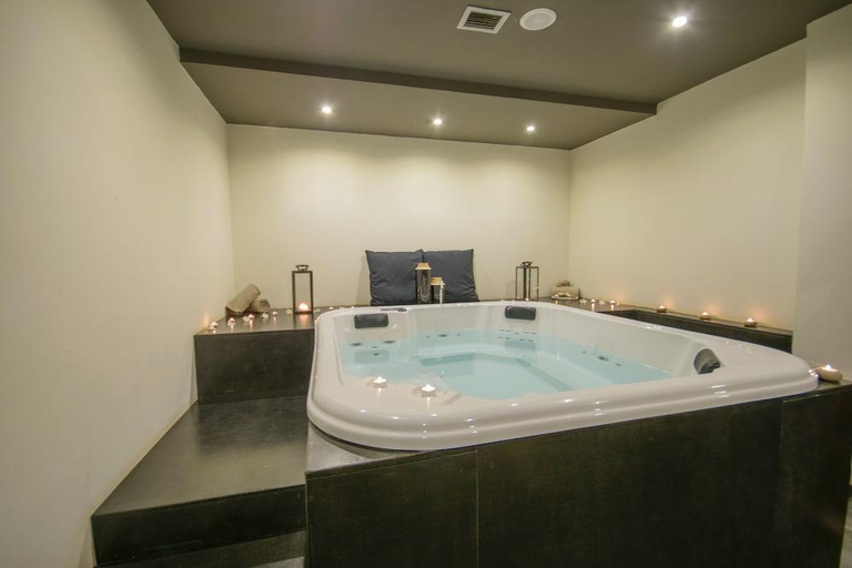 Bathroom 5, Oasis Salinas Sea