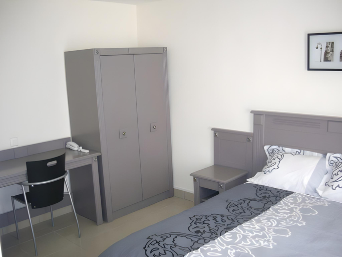 Bedroom 2, Hotel Europe, Paris