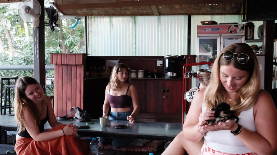 Food & Drinks 5, Funny Riverside Backpackers, Luang Prabang