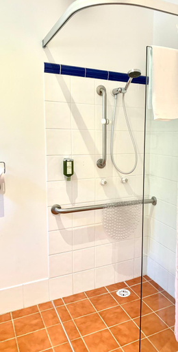 Bathroom 4, Estate Tuscany, The Mill & Brokenback Bar, Singleton