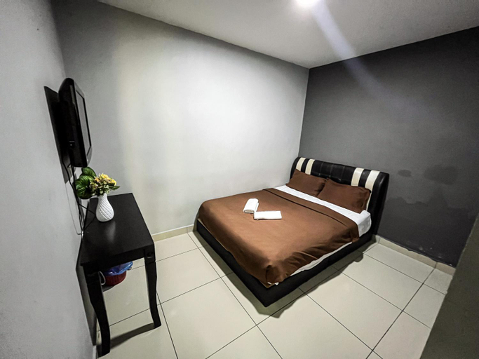 Others 3, Ho Hotel Batu Berendam C, Malacca City