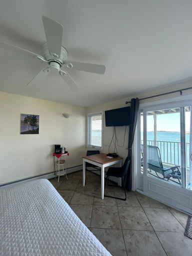 Bedroom 2, The Inn on the Wharf, Washington