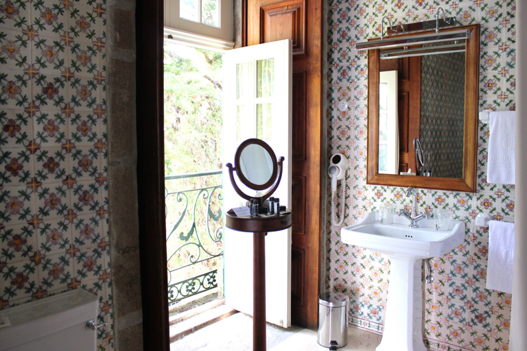 Bathroom 5, Parador Casa da Ínsua, Penalva do Castelo