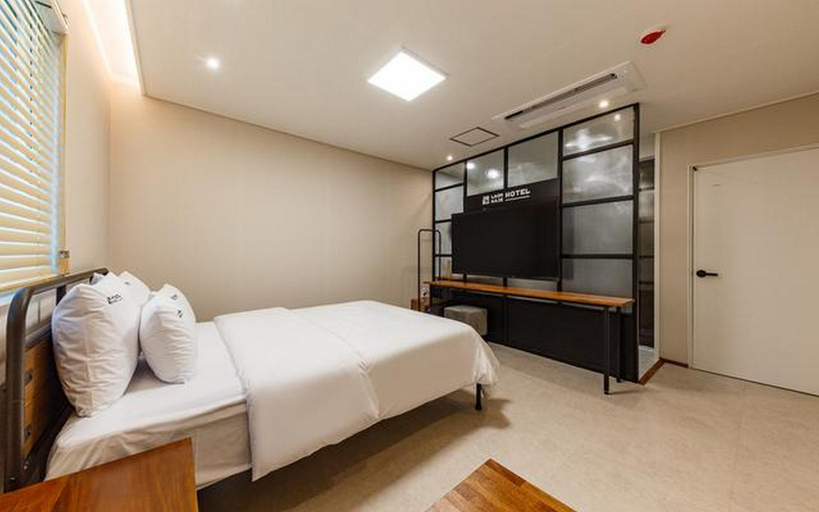 Bedroom 4, Gunsan Laonhaje Hotel, Gunsan