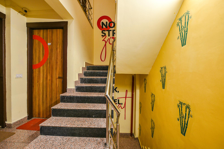 Public Area 2, FabHotel Ishtara Auberge, Delhi