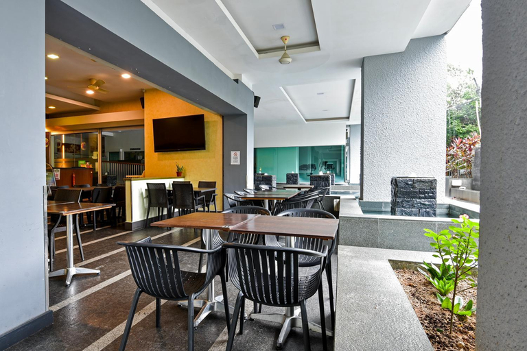 Food & Drinks 5, Sunday Hotel Near Petronas Twin Tower Formerly Suasana Suites, Kuala Lumpur