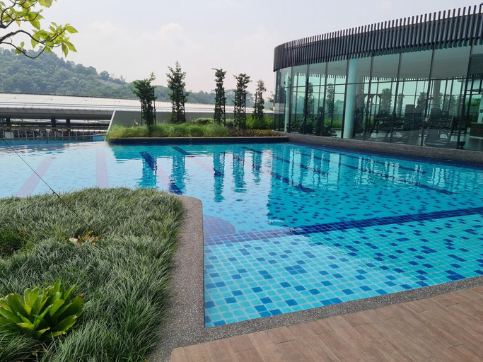 Sport & Beauty, Alpine Parkland Netflix 5 Beds@ MRT Batu 11 Cheras, Hulu Langat