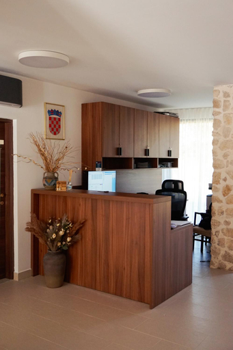 Public Area 3, Villa Stari dvor, Preko
